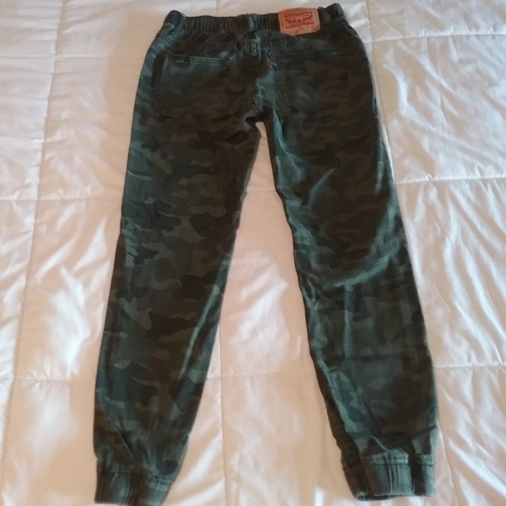 Levi's - Picture 3 of 7